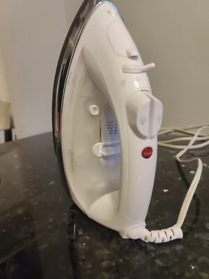 sunbeam steam master iron - Image 1 of 4