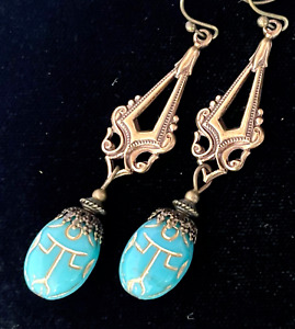 Boucles d'oreilles scarabée renaissance égyptienne antique turquoise verre tchèque et laiton filigrane