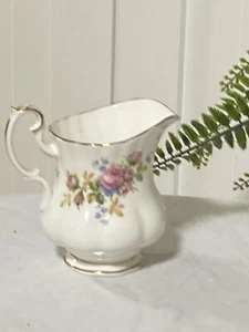 JARRA DE LECHE ROYAL ALBERT MUSS ROSE' Bone China ☼10 cm - Imagen 1 de 18