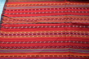 KT9 3 1/4 yds handwoven Central American fabric, red, multicolor narrow stripes - Imagen 1 de 1