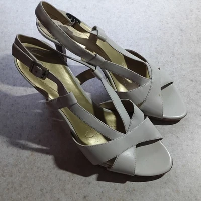Nine West Bellonao Leather Slingback Heels Sz 10.5 Neutral Minimalist Classic  - Image 1 of 4