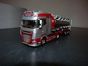 DAF XG+ 4x2 Zugmaschine mit Tanktrailer " DE GROOT " v.WSI 1:50 - Bild 1 von 9