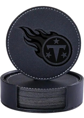 POSAVASOS DE CUERO NEGRO GRABADOS TITANES PERSONALIZADOS CON SOPORTE DE CUERO *JUEGO DE 8* Foto 1 de 2