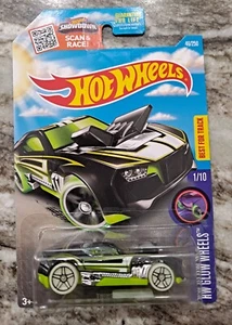 2016 Hot Wheels TWINDUCTION 46/250 Glow Wheels - Target Spring - Picture 1 of 3