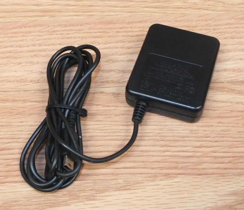 Game Stop (BB-7331 PL-7331) 5.2VDC 320mA Class 2 Power Supply / AC Adapter  - Image 1 of 4