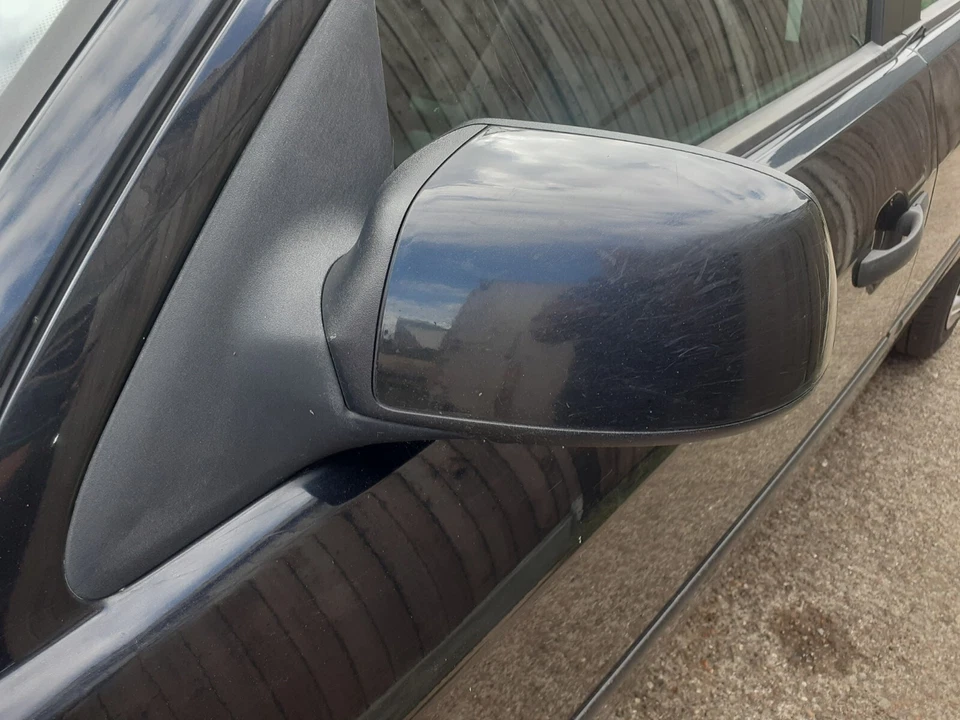 Ford Mondeo Mk3 Passenger Mirror Panther Black Years 04/07 - Image 1 of 1