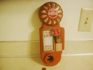 Vintage EXIT EMERGENCY LOCK Break Glass STRIKE Best Model B Fire Red Collectible - Imagen 1 de 11