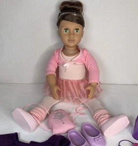 Nuestra Generación Bailarina Sydney Lee-Muñeca de Lujo con Ropa Lote - Imagen 1 de 12