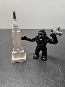King Kong and Empire State Building Salt & Pepper Shakers Five and Dime 1989 - Picture 1 of 8