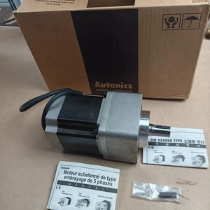 MOTORE PASSO-PASSO AUTONICS (A200K-M599-G10) TELAIO NEMA 34 / 85MM (5PFE8) 5 fasi - Foto 1 di 8