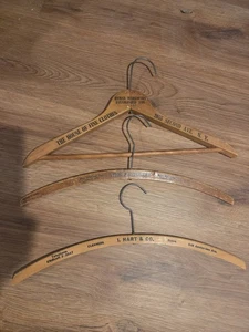 Vintage Holz und Metall Kleiderbügel 16-17", Menge 3, Ladennamen - Bild 1 von 4