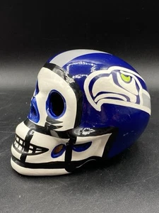 Casco de fútbol americano Calavera de cerámica Día de los Muertos estilo Seattle Seahawks - Imagen 1 de 10
