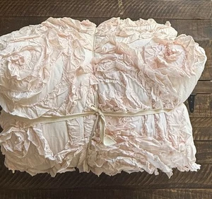 Pottery Barn Kids Monique Lhuillier Rosette Quilt Full/Queen Blush Pre Own Read - Picture 1 of 5