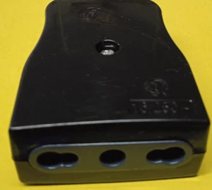 PRESA CON USCITA ASSIALE 2P+T 10/16A 250V NERO 300605N PZ 4 - Picture 1 of 1