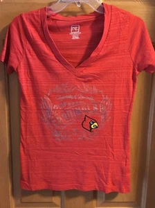 Louisville Cardinals grafisches Damen-T-Shirt mit V-Ausschnitt.  Größe M - Bild 1 von 4