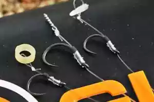 Plantillas para cabello de carpa Guru - Método cebo de bayoneta banda parada velocidad 4"" o 15"" ganchos 2 nailon - Imagen 1 de 3