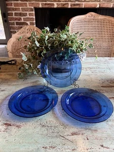 Set of 3 ARCOROC FRANCE COBALT BLUE GLASS SALAD DESSERT PLATES 7 3/8" EUC - Picture 1 of 5