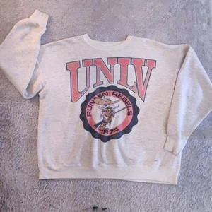 Vintage Lee UNLV Rebels Sweatshirt Men Large Gray Crew Neck Sweater 90s Y2K - Picture 1 of 8