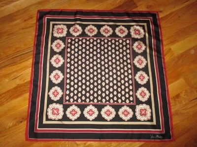 Vera Bradley Clásico Negro Arándano Rojo Medallones 100% Seda Bufanda 26" Retirado Foto 1 de 2