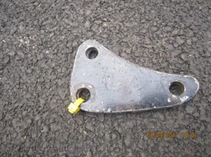 unknown front engine/frame bracket - Picture 1 of 3