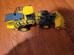 Vehículo híbrido John Deere suelto usado ERTL acero amarillo (desgaste, IA) (944K C0515Q01) - Imagen 1 de 12