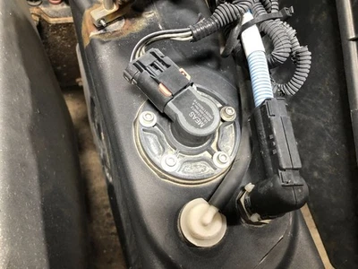 Sensor DEF izquierdo/conductor Freightliner M2 106 - usado | P/N 83572000 Foto 1 de 4