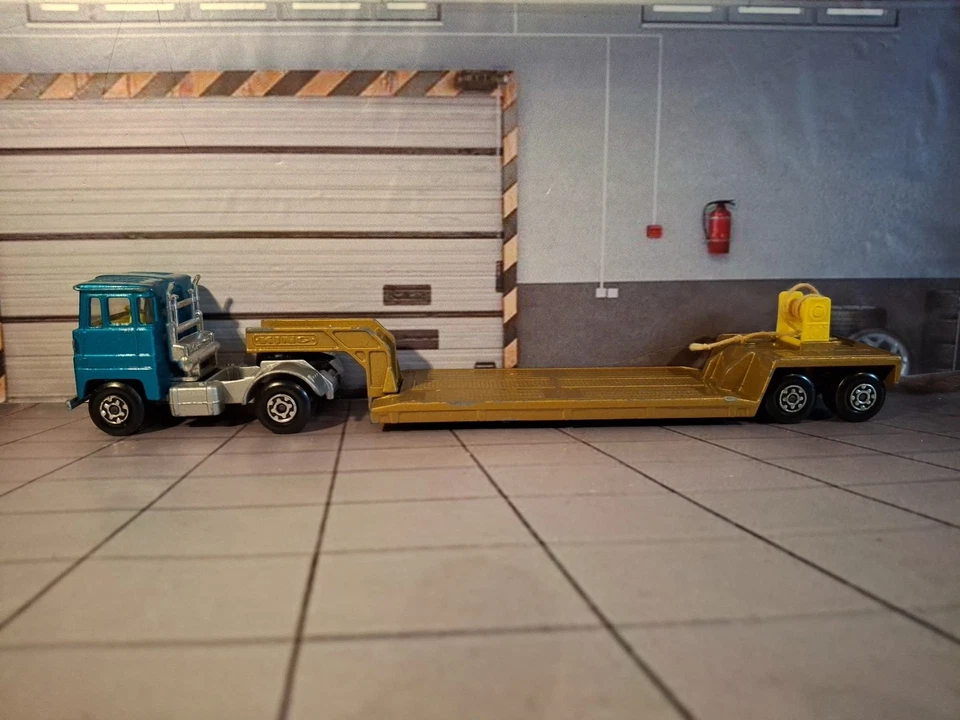 Unidad de tractor Matchbox Superkings Scammell y remolque de carga baja Foto 1 de 1