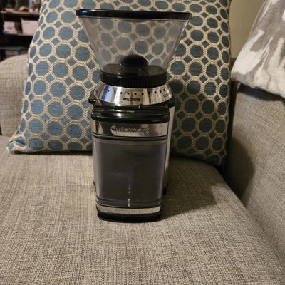 Cuisinart Burr Mill Supreme Grind Automatic Fine Coarse Coffee Grinder CCM-16SA - Image 1 of 4