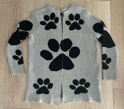 Cardigã feminino The Animal Rescue Site suéter cinza frente aberta estampas de pata tamanho M - Imagem 1 de 4
