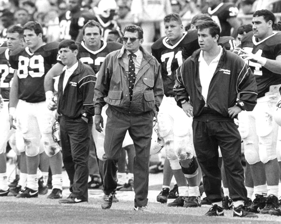 Penn State Coach JOE PATERNO Glossy 8x10 Photo Football Print Poster - Image 1 of 1