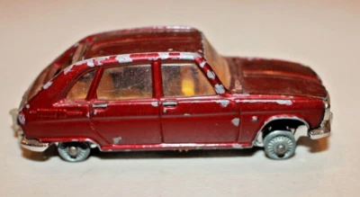 VINTAGE CORGI RENAULT 16TS MODEL CAR MADE IN BRITAIN - Image 1 of 3
