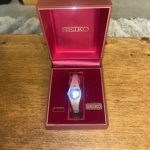 Vintage Seiko Mechanical 3949 Watch Women No Defects Blue Dial Silver Tone - Picture 1 of 7