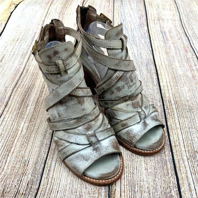 Freebird By Steven Claw Women's Size 11 Distressed Gray Leather Boho Zip Sandals - Image 1 of 4