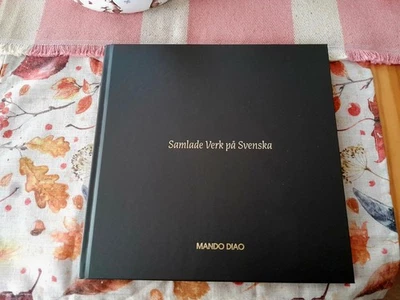 Mando Diao Buch + 4 CD Samlade verk på svenska Schwedisch Box 2022 Sammler Fan - Bild 1 von 4