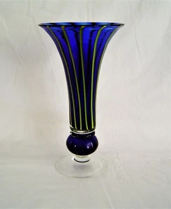 American Art Glass Vase circa 1960 - Picture 1 of 2