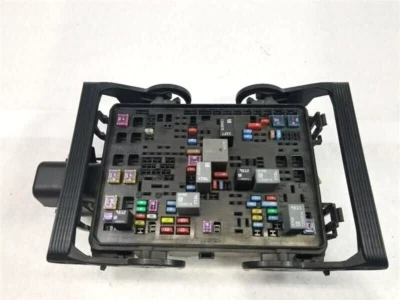 2017-2019 Chevy Silverado 1500 2500 Pickup Engine Fuse Box - Image 1 of 4