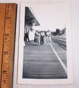 um 1950 Weirs Beach Bahnhof Bahnsteig Eisenbahn New Hampshire - Bild 1 von 3