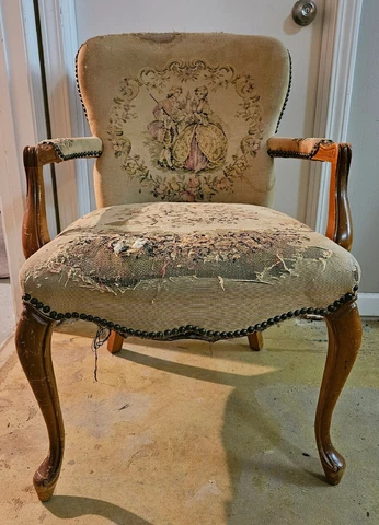 Georgian style walnut armchair, early 20th Century Cover