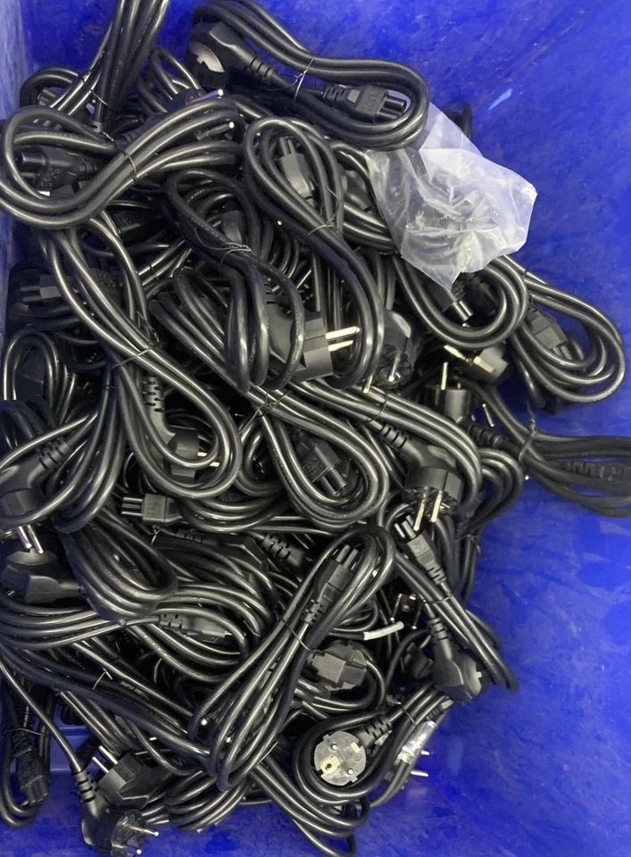 125 X C5 EU 3 PRONG CLOVER LAPTOP POWER LEAD CORD CABLE for Laptop Adapter 2 pin - Image 1 of 4