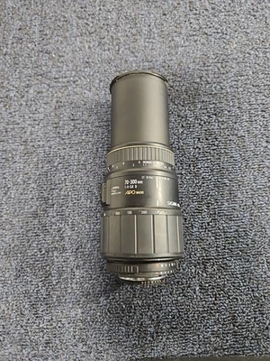 UNTESTED ROUGH SHAPE Sigma Auto Focus 70-300mm f4-5.6 D APO Macro Lens - Image 1 of 4