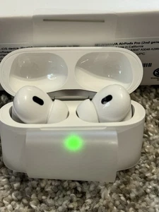 Apple AirPods Pro 2nd Generation with MagSafe Wireless Charging Case (USB‑C) - Photo 1 sur 8