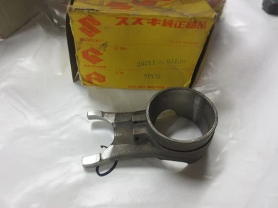 Horquilla de cambio Suzuki AS50,TS50, AC50 nos #1 P.N 25211-05100 Foto 1 de 2