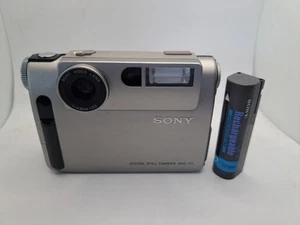 Sony DSC-F1 Digital Still Camera | Tested | Silver - Picture 1 of 7