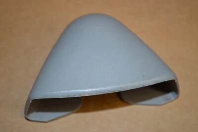 2005-09 CHEVY EQUINOX FABRICANTE DE EQUIPAMENTO ORIGINAL CINTO DE SEGURANÇA PARAFUSO SUPERIOR TAMPA PAINEL ACABAMENTO MOLDURA DESTRO LH - Imagem 1 de 2