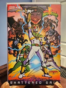 Mighty Morphin Power Rangers #30 Buzz Fusion Variant NM Boom! Studios Signed - Picture 1 of 7