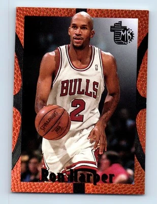 1994-95 Topps Embossed Ron Harper Chicago Bulls #14 - Image 1 of 2
