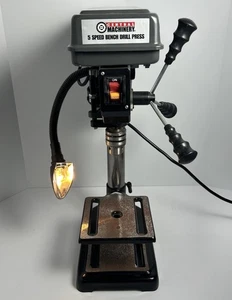Taladro de banco Central Machinery de 5 velocidades con luz de trabajo 760-3070 RPM 60238 - Imagen 1 de 12