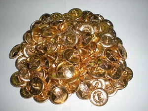 ORIGINAL SOVIET ARMY UNIFORM BUTTON LOT OF 100 BUTTONS - 22MM SIZE - Picture 1 of 2
