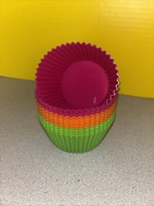 (12) Jumbo Silicone Baking Cups Cupcake Liners Muffin Cups Molds 3 Colors/4 Ea - Picture 1 of 10