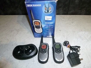 RADIO DE 2 VÍAS UNIDEN PMR885 EN CAJA SOLO UNA FUNCIONANDO SIN AURICULARES - Imagen 1 de 5